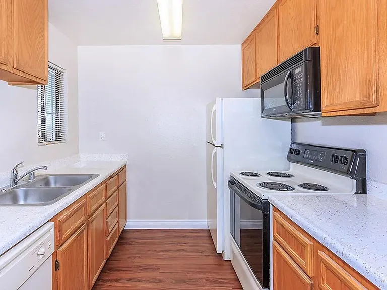Windsong Apartments — Photo 7
