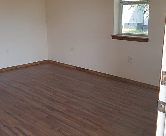 2nd image of 818 S Mackenzie Ave