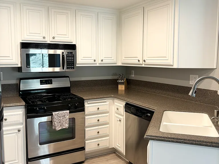 1006 S Dewcrest Dr — Photo 4