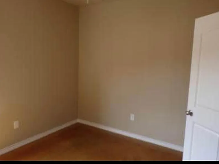 405 Avenue D — Photo 9