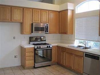 2nd image of 211 Eastbrook Way