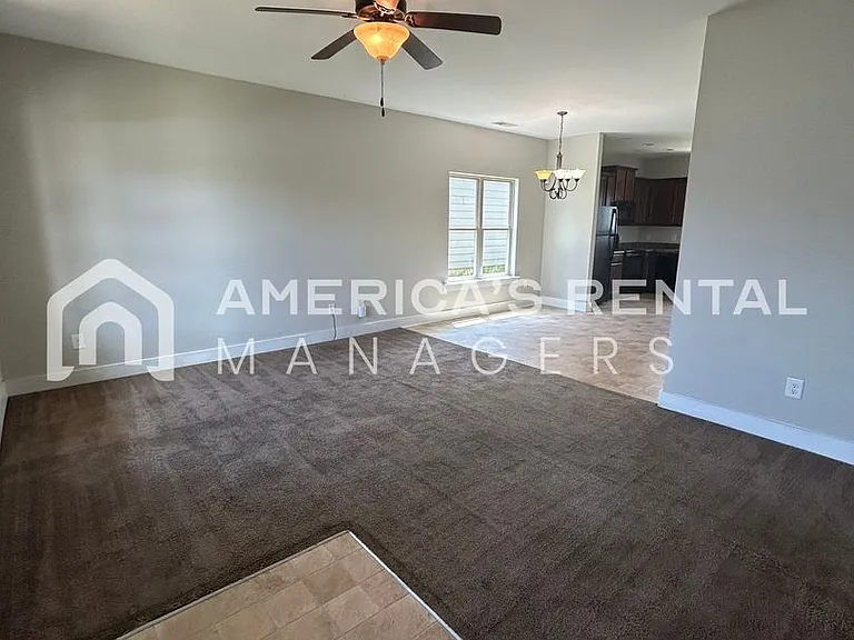 229 Union Station Dr — Photo 2