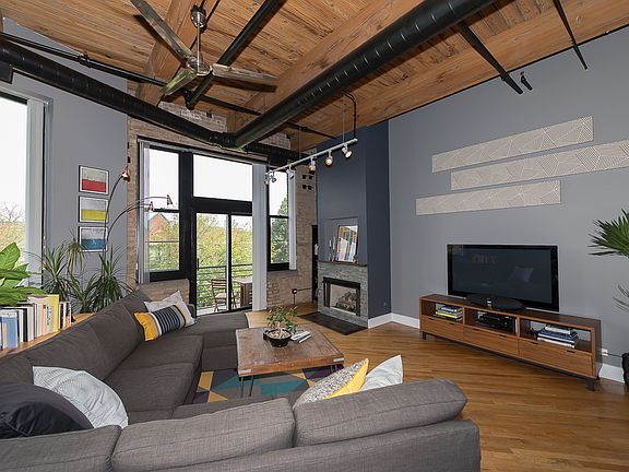 5th image of 2222 W Diversey #209