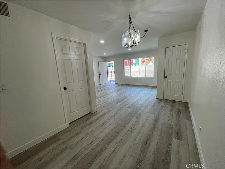 1131 S Alta Vista Ave #F — Photo 4