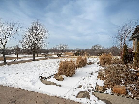 5th image of 17492 Evans Rd