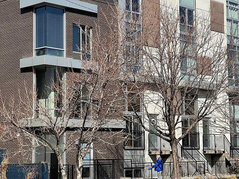 2523 Lawrence St — Photo 2