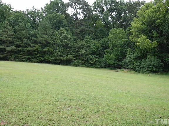 3rd image of 124 Shady Meadows Ln