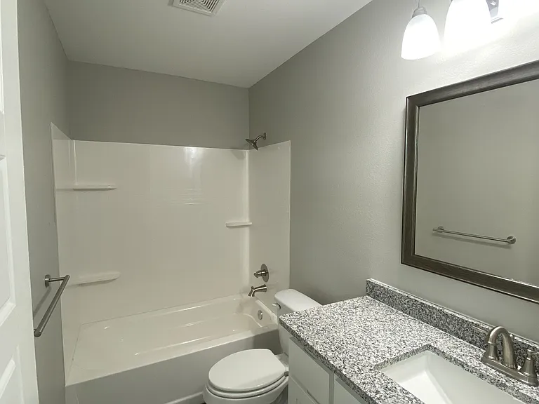 1032 Ray Dr — Photo 7