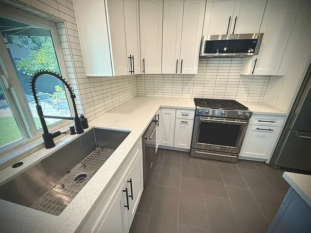 496 Converse Ave — Photo 5