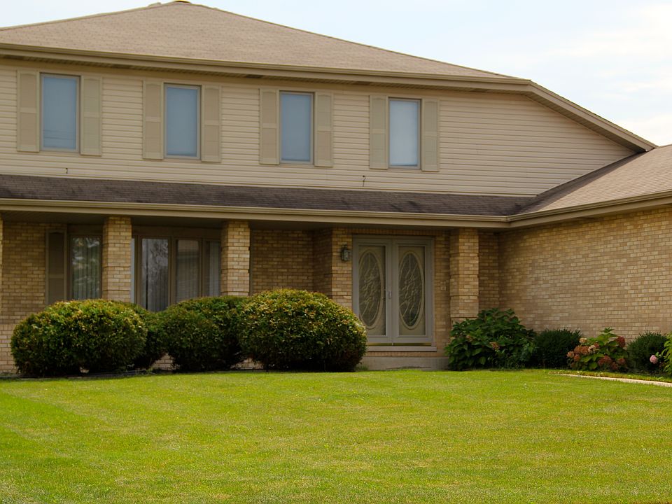 1st image of 5021 W 190th St