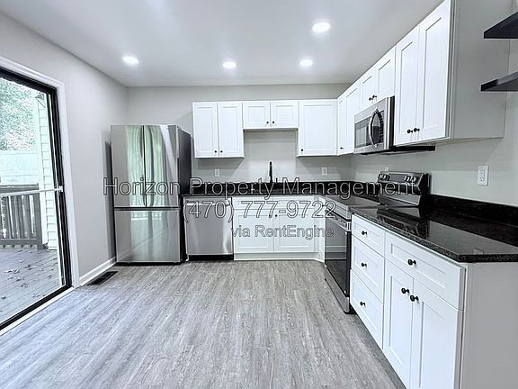 5th image of 4030 Hidden Hollow Dr APT A