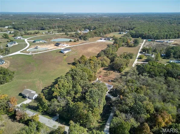 1372 Rock Springs Rd, Wright City, MO 63390