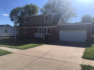 1345 N Briggs Ave, Hastings, NE 68901