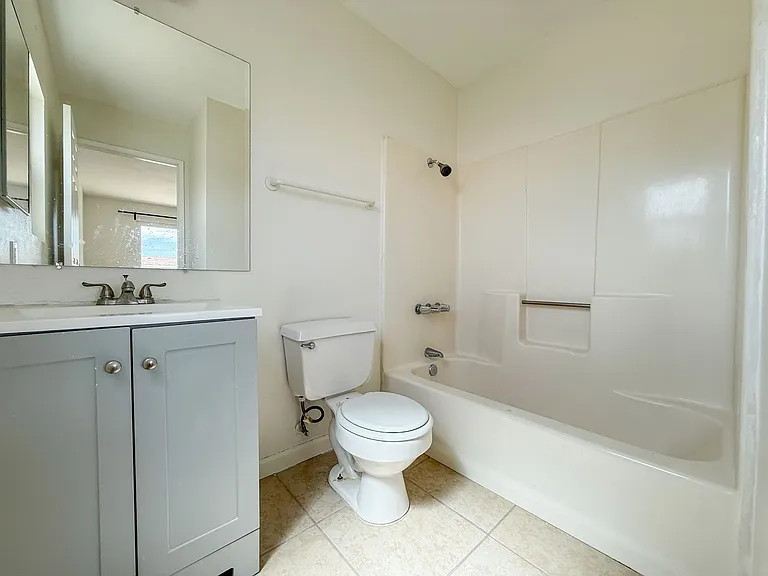 5839 Bagley Ave — Photo 22