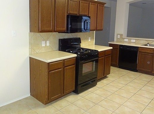 3rd image of 2288 Green Meadows Ln