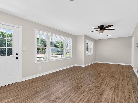 3rd image of 6901 Ridge Lane Rd