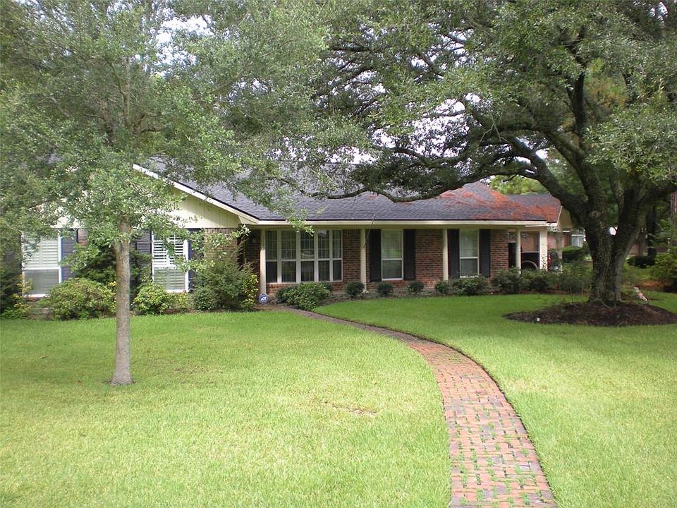 1st image of 2102 Lake Edge Dr