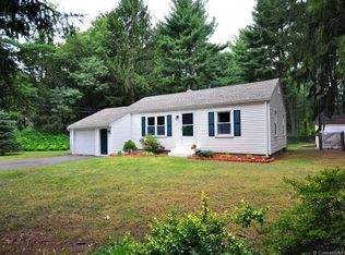 11 Washington Dr, Granby, CT 06035
