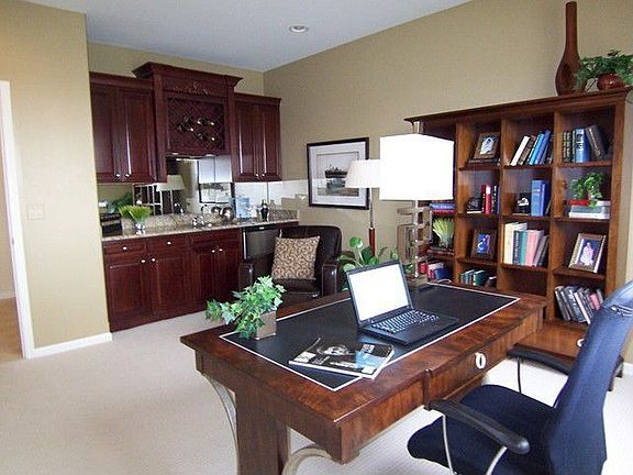 3rd image of 127 Chesterton Dr