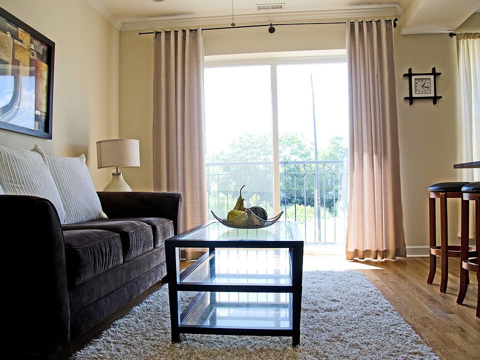 1st image of 3729 N Milwaukee Ave #301