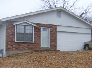 1556 Cove Ln, Saint Louis, MO 63138