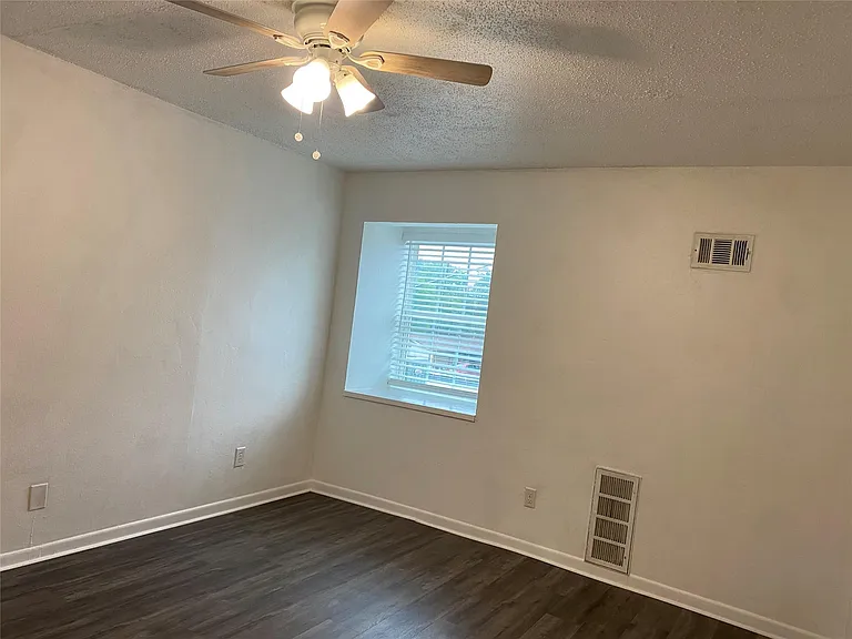 5002 Blue Spruce Cir #A — Photo 15