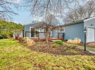 26 Hanningfield Cir, Fairport, NY 14450