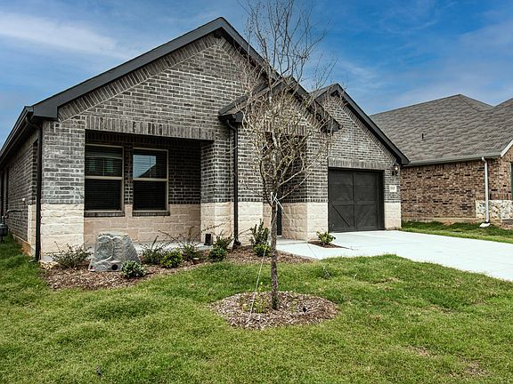 3rd image of 3505 Riviera Ct
