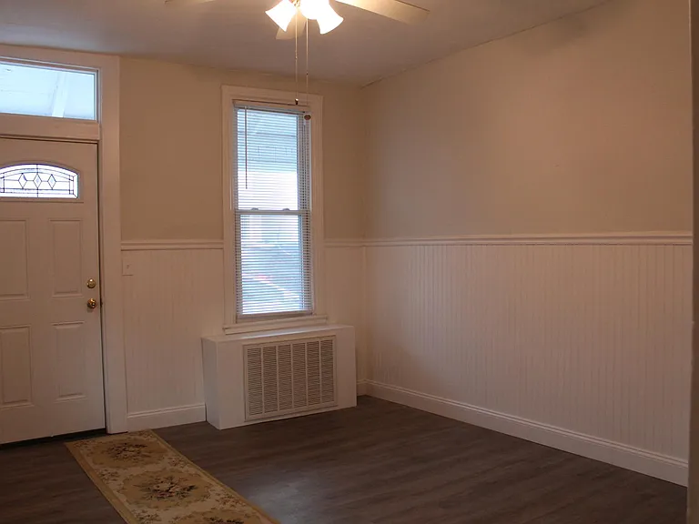 38 E High St — Photo 4