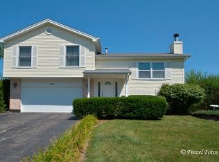 605 Cypress Bridge Rd, Lake Zurich, IL 60047