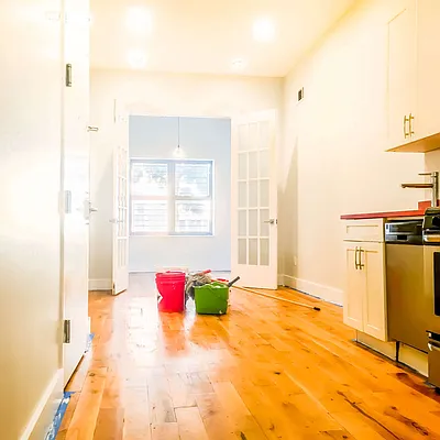 Rented by Nooklyn NYC LLC | media 19