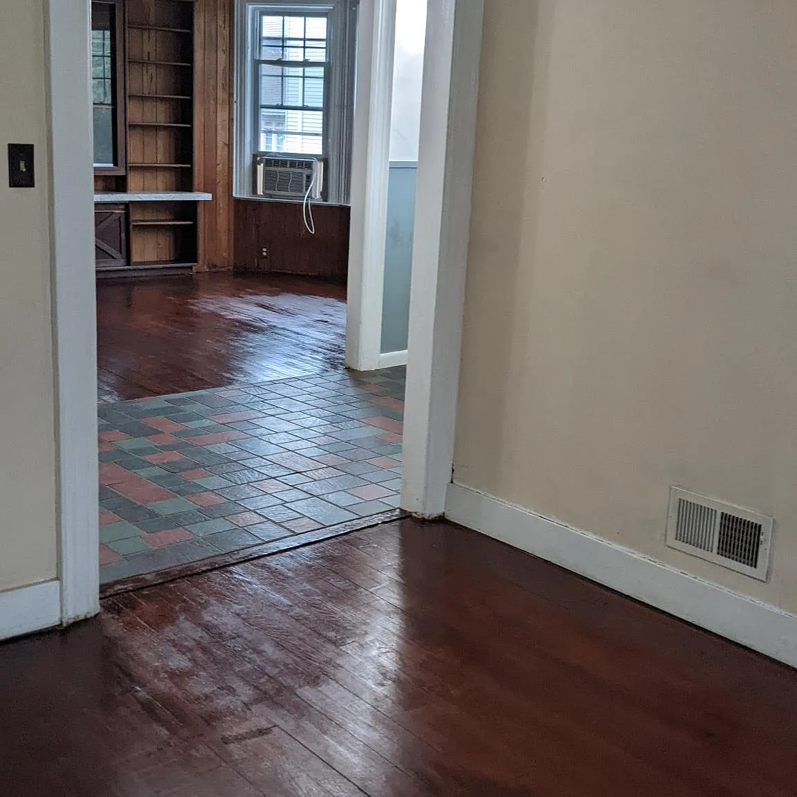 4 bed, 2.5 bath, 2666 sqft, $2,500 — Photo 4