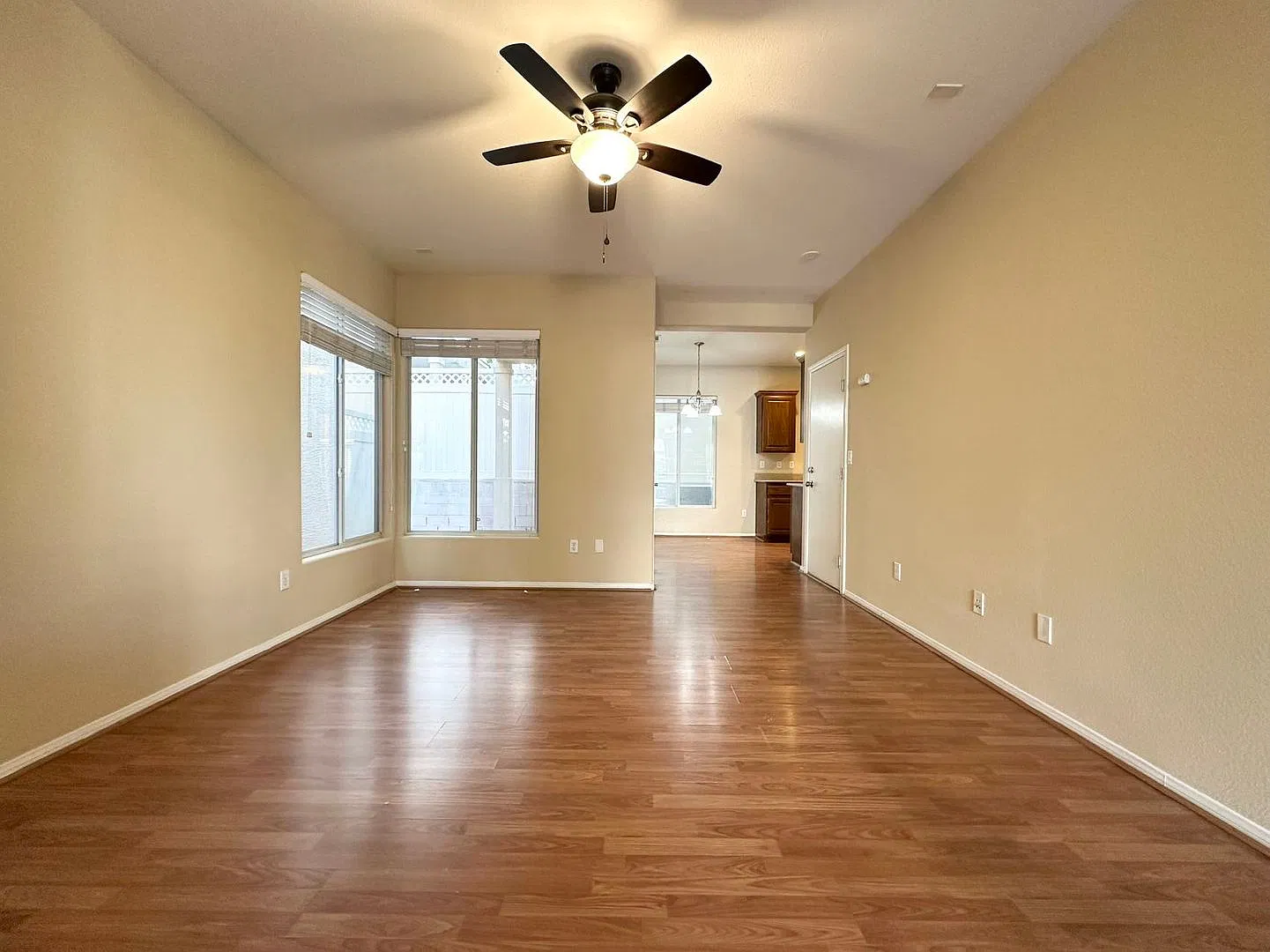 Charming 2-bedroom, 3-bathroom home in the heart of Las Vegas — Photo 4
