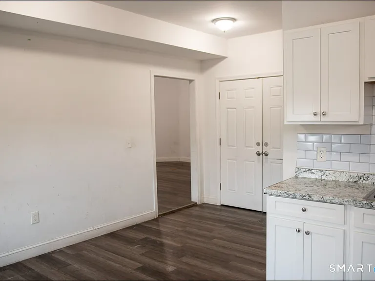 22 Brewster St #2 — Photo 3