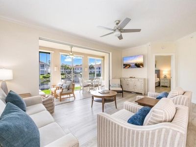 500 L Ambiance CIR #101, Naples, FL, 34108