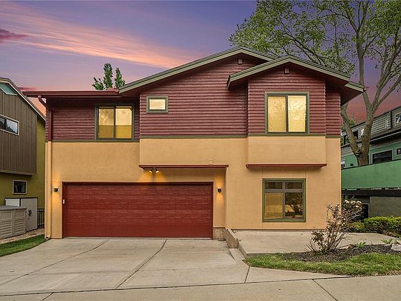 2nd image of 2404 Forest Ave