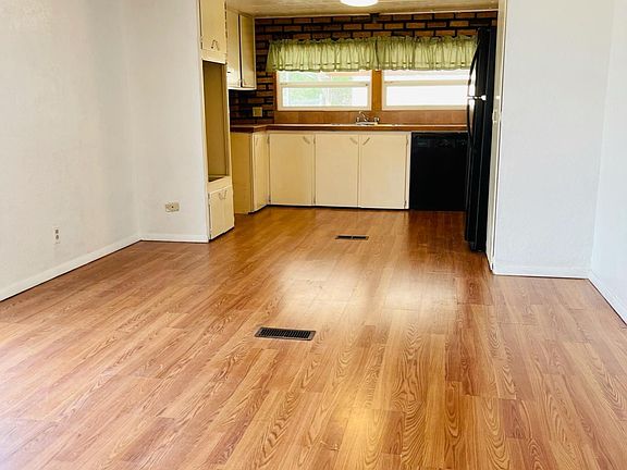 2nd image of 547 Bear Canyon Ln NE