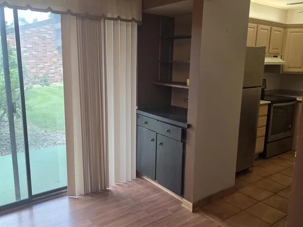 2240 W Good Hope ROAD #30, Glendale, WI 53209