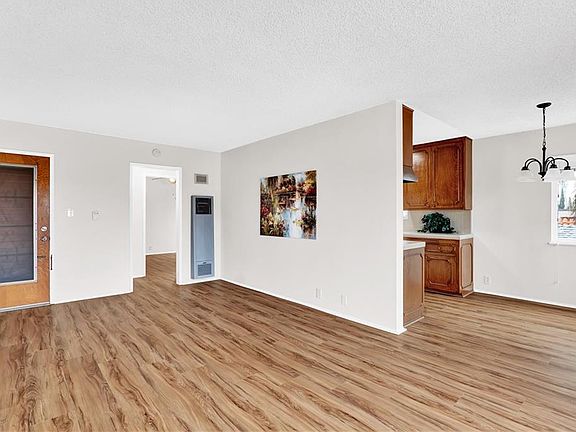 4th image of 3122 E Theresa St #1/4