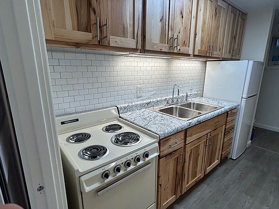 3rd image of 244-2D S Corl St