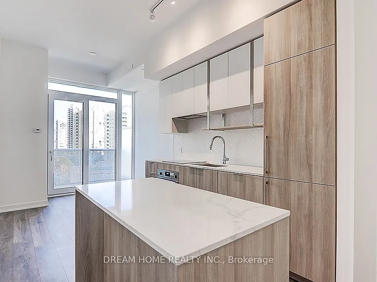 15 Holmes Ave #806 — Photo 1