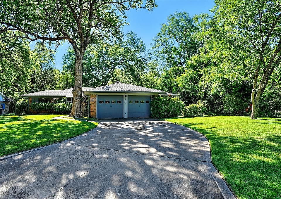 1st image of 2621 Yorkshire Dr