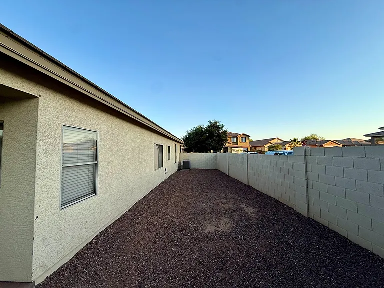 15238 W Custer Ln — Photo 32