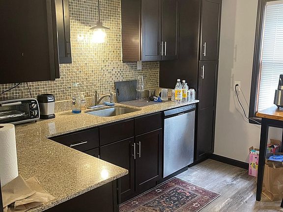 4th image of 167 Saranac Ave #2