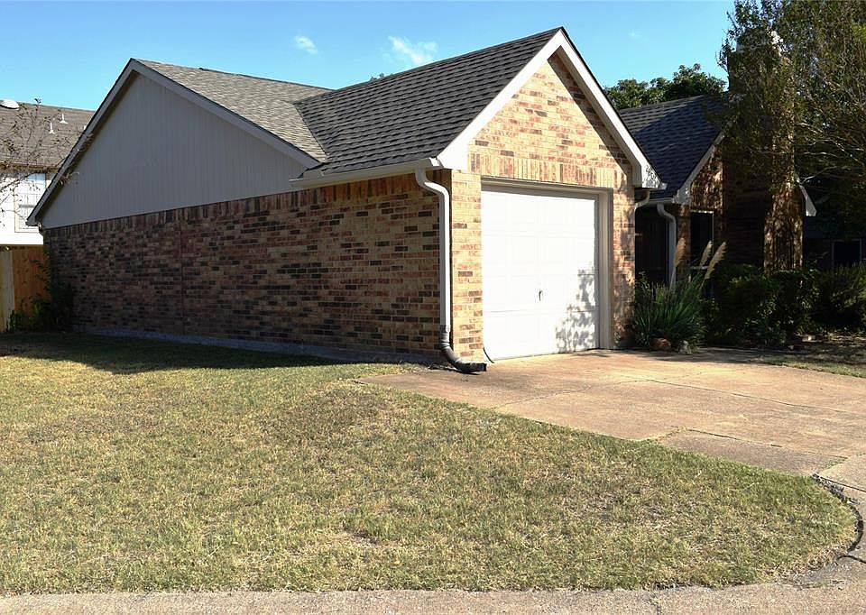 1st image of 2804 Palmwood Ct