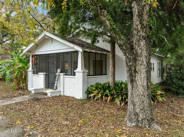 421 Pine St, Picayune, MS 39466