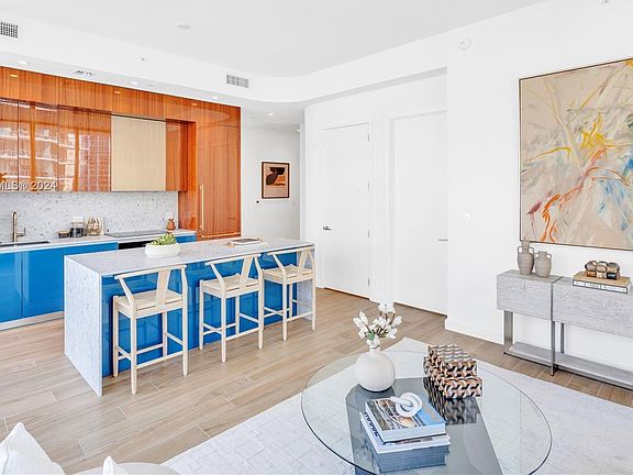 5th image of 2655 S Bayshore Dr #1109