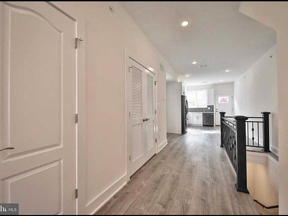 3rd image of 2117 N 9th St #1