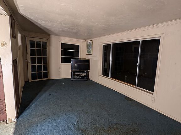 5th image of 1943 26TH Avenue NW