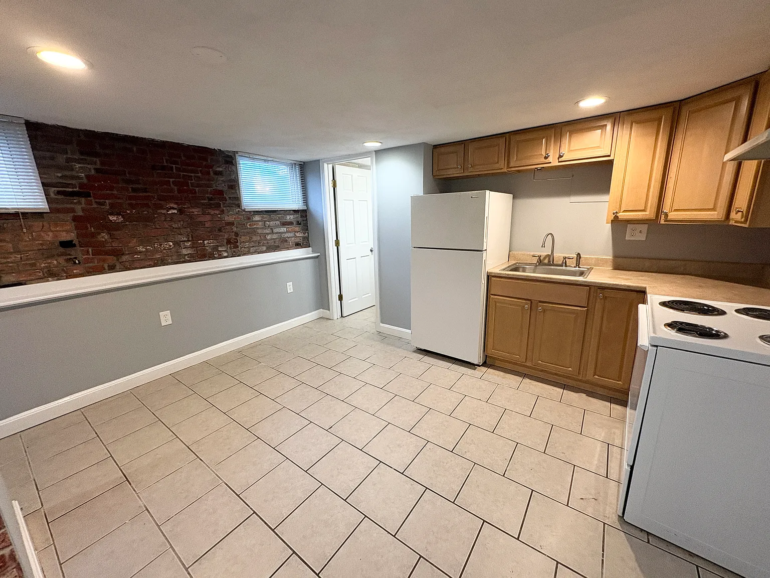 195 Hampshire St — Photo 4